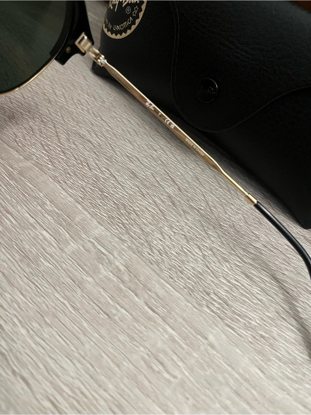 Ray-Ban polished black